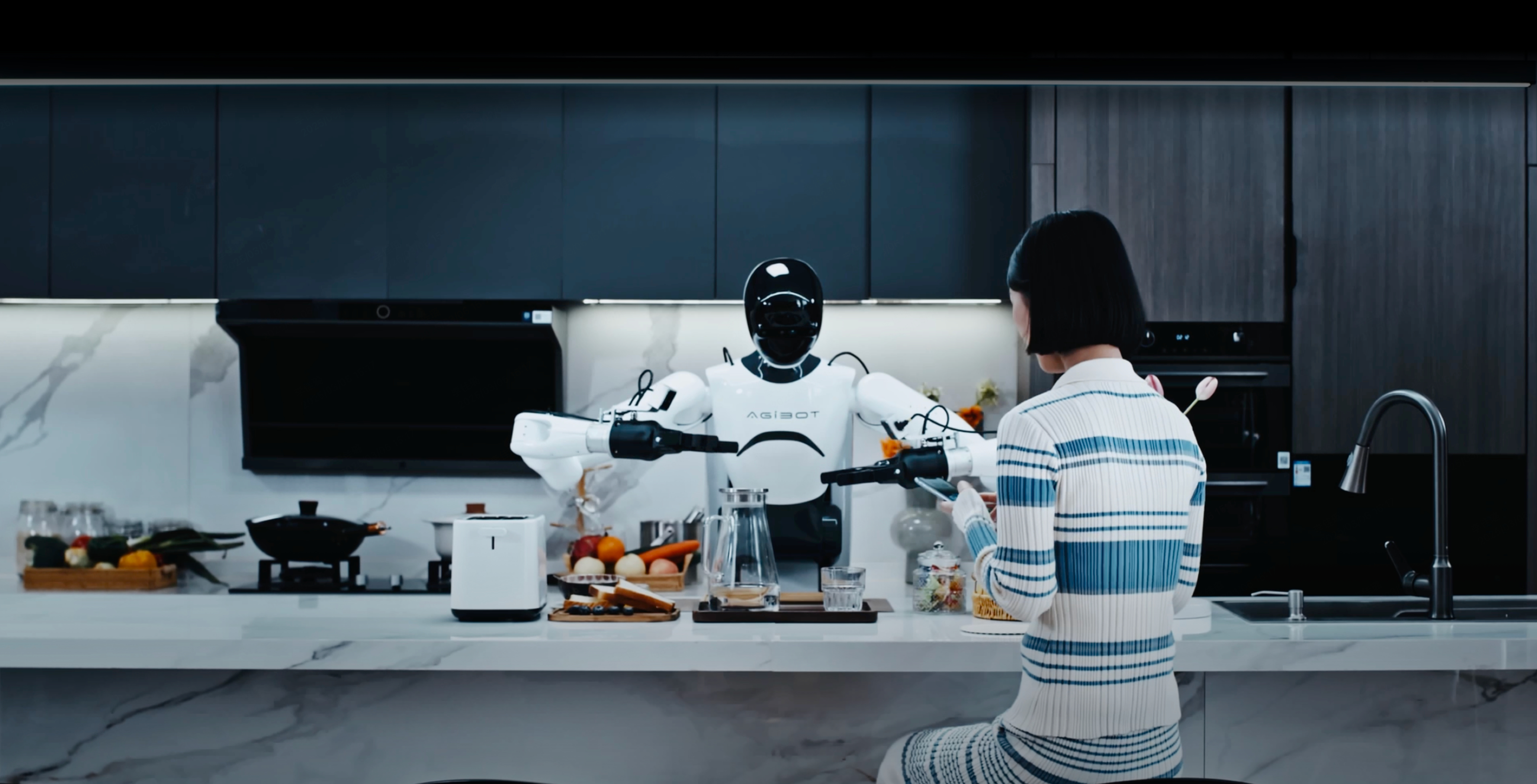 long8龙发布！ Genie Studio：行业首款具身智能一站式开发平台